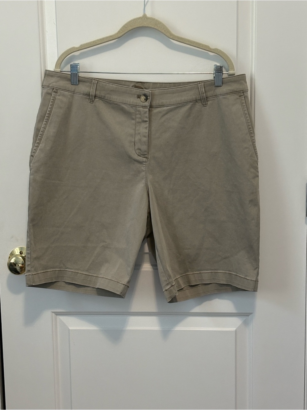 Tommy Bahama Women's Bermuda Shorts - Taupe/Beige